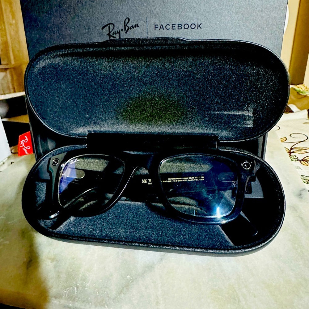 RAYBAN STORIES WAYFARER GLASÉS